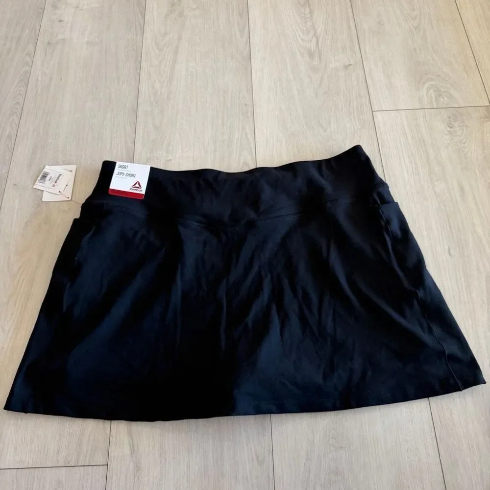 Reebok women’s skirt with inner short size XXL